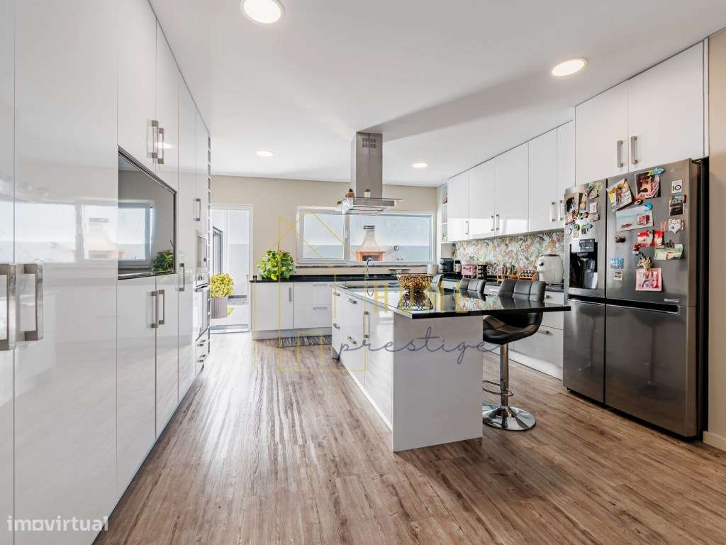 Moradia T4 na Urbanização Jardins de Santiago- Setúbal-13