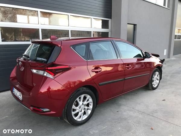 Toyota Auris 1.6 Premium - 1