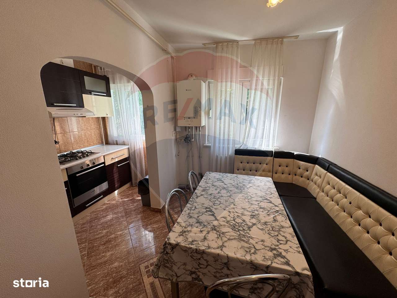 Apartament cu 3 camere de vanzare - Imagine principală: 2/10