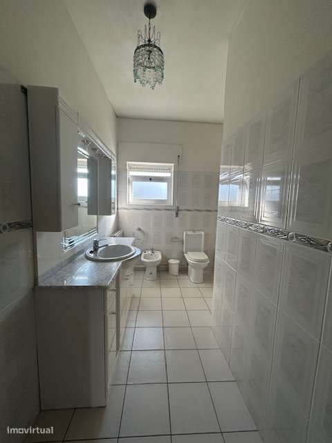 Vende-se Moradia de 3 pisos em Chaves-12