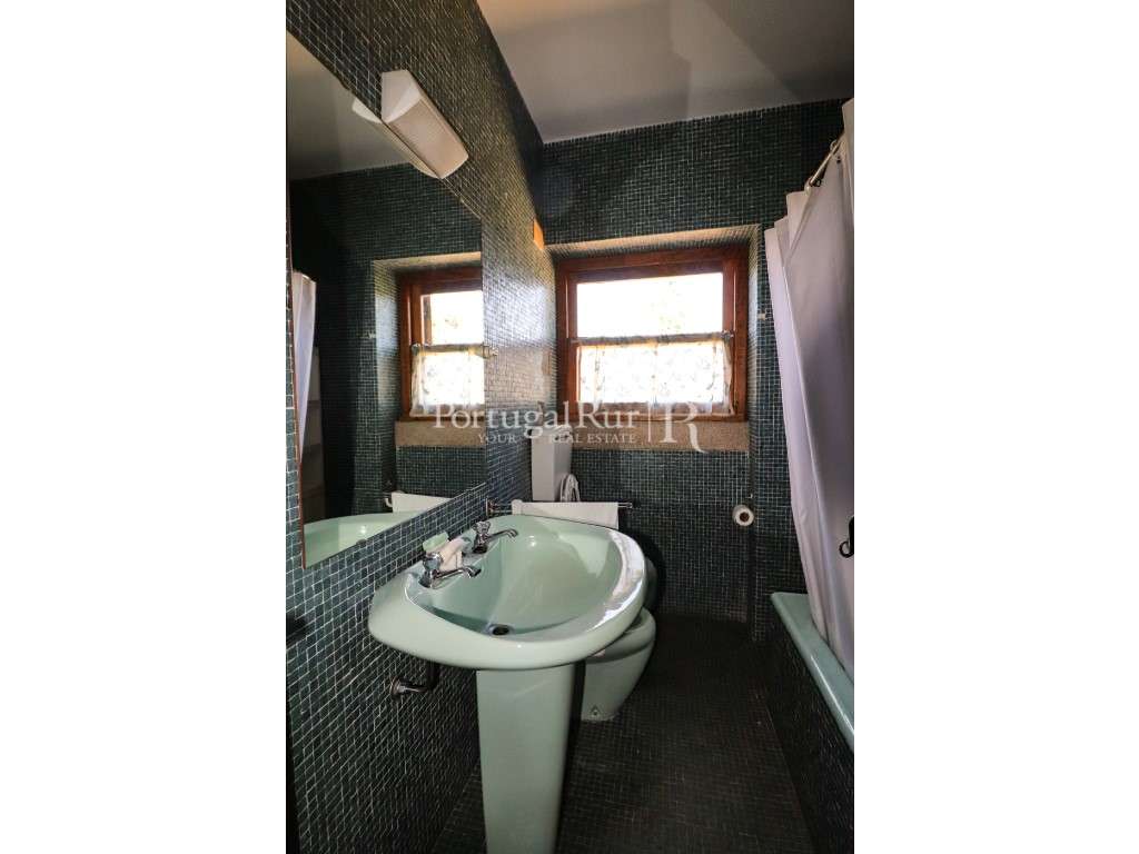 Quinta de 4 ha com 3 casas e cerejeiras no Fundão, ideal para turismo-18