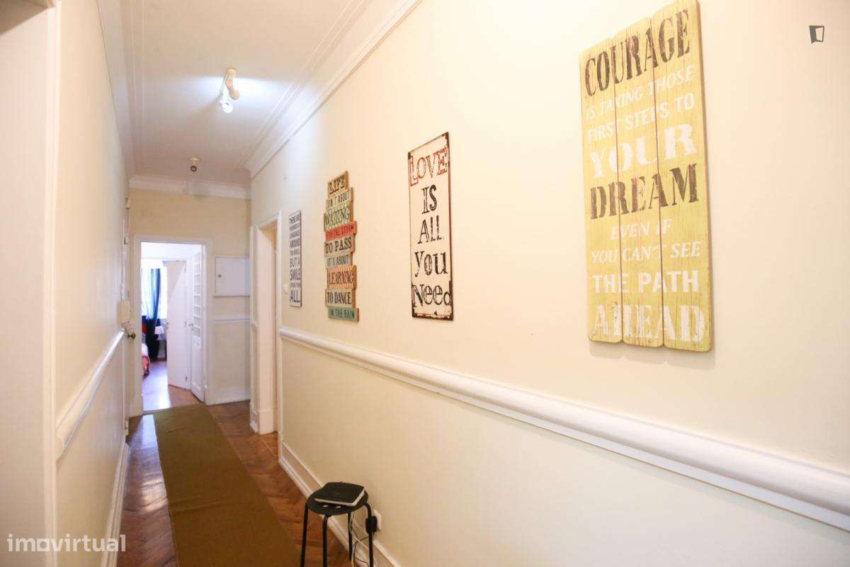 Quarto - localizado em Alameda Lisbon - Grande imagem: 2/10