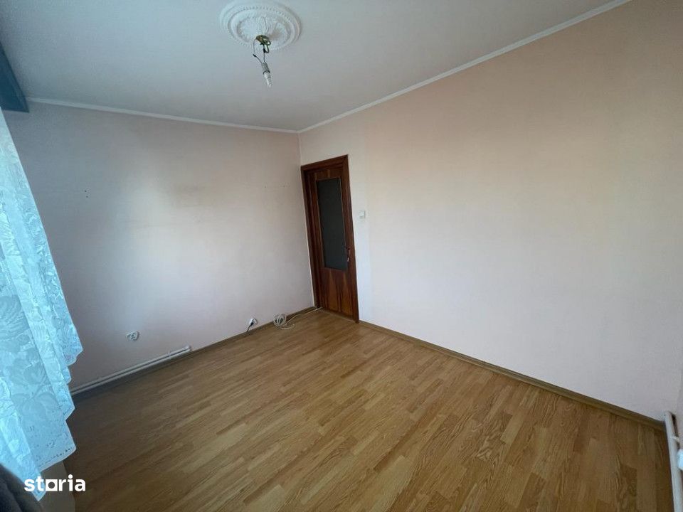 Apartament cu 3 camere decomandate, in zona Inel II