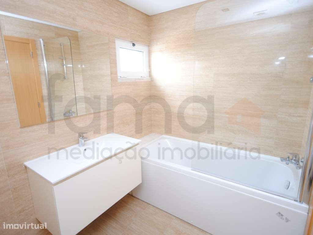 T3 Duplex com terraço centro da Parede-11