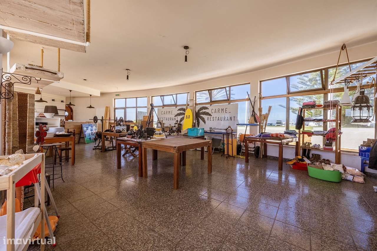 ESPAÇO COMERCIAL ATUALMENTE EXPLORADO COMO RESTAURANTE - Grande imagem: 3/39