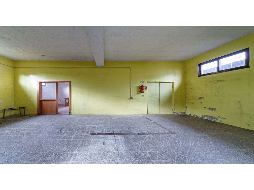 Armazém para venda na Rua de Beire, São João de Ver-6