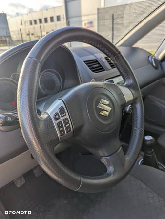 Suzuki SX4 1.6 Premium 4WD - 9