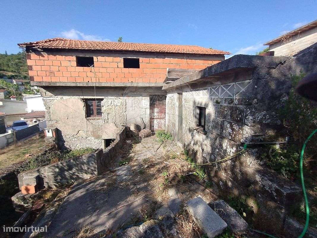 Moradia T2 para venda - Grande imagem: 2/13