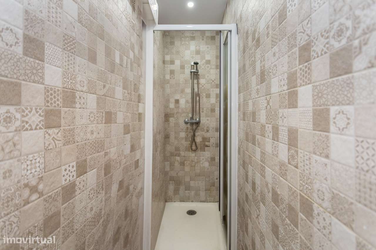 Andar de moradia T3 com terraço e cave muito espaçosa-32