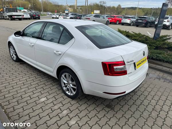 Skoda Octavia 1.6 TDI SCR Style DSG - 4