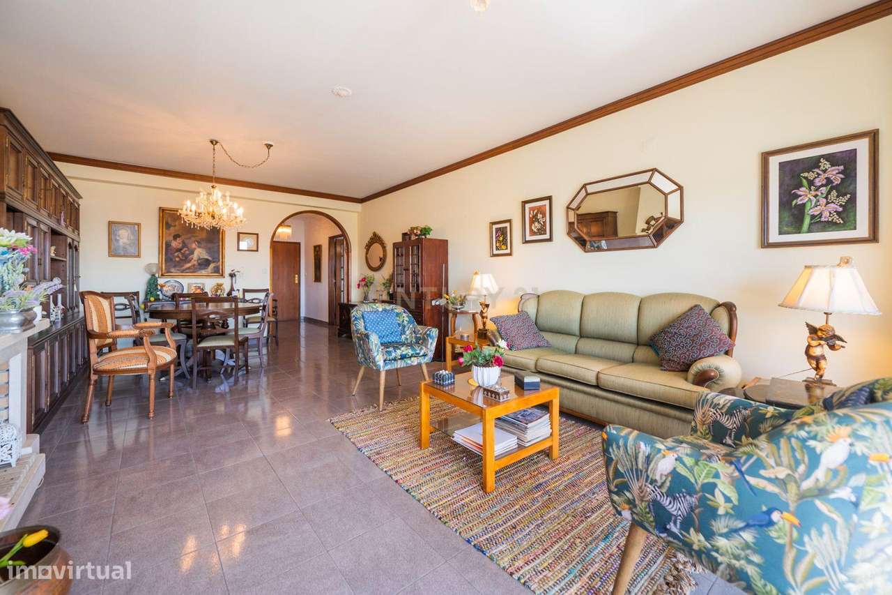 Excelente T4 c/Box | São Domingos de Rana-8