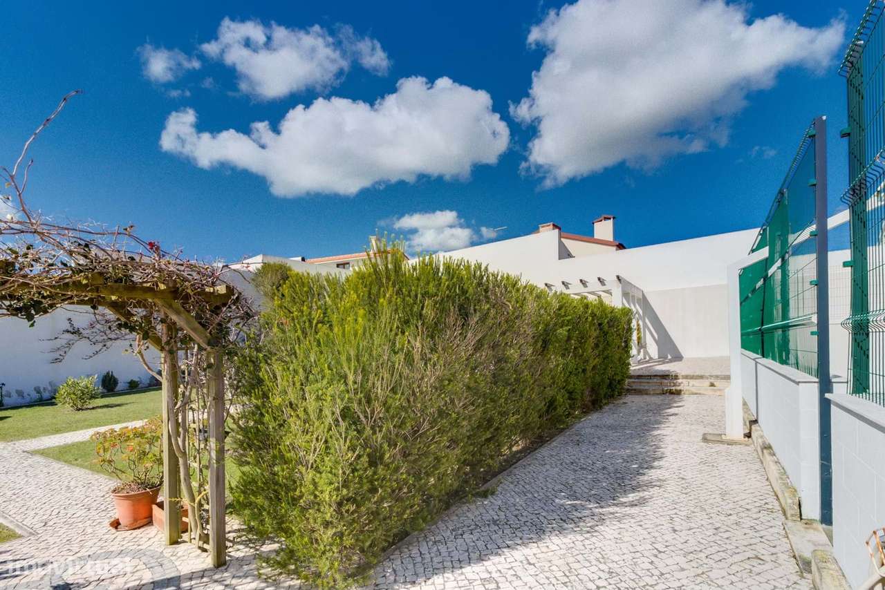 Moradia T6 com Piscina aquecida, Court de Ténis e Jardim na Lourinhã –-40