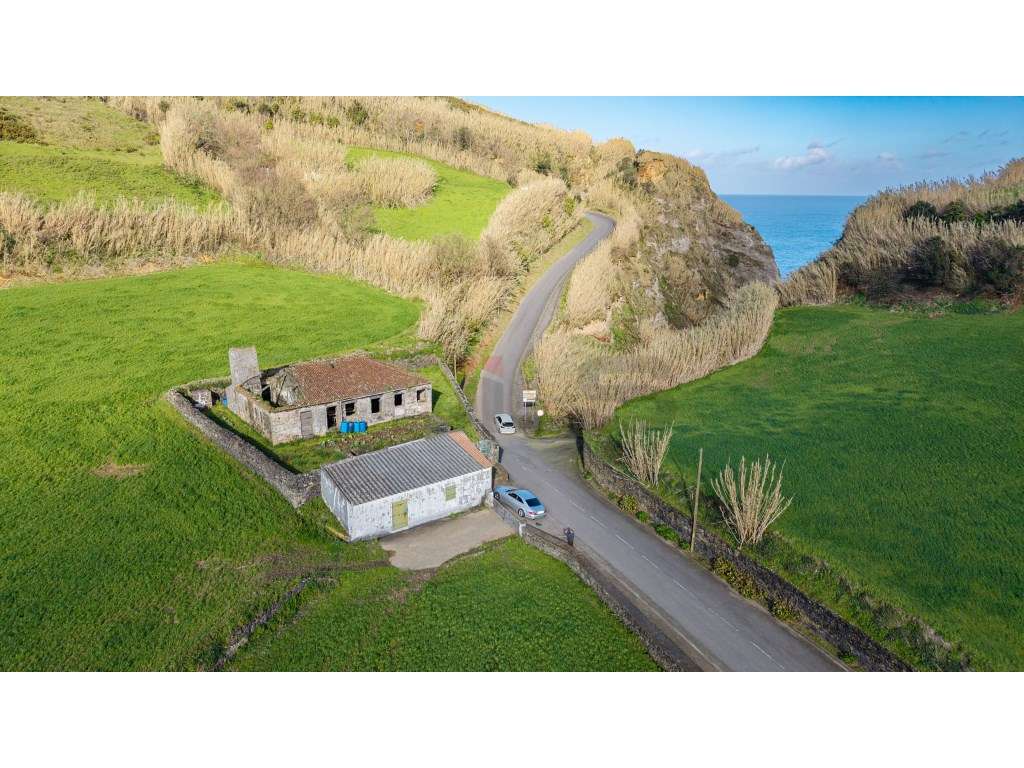 Produto Único, junto ao Porto e Farol da Ribeirinha, Ponta do Cintr...-7