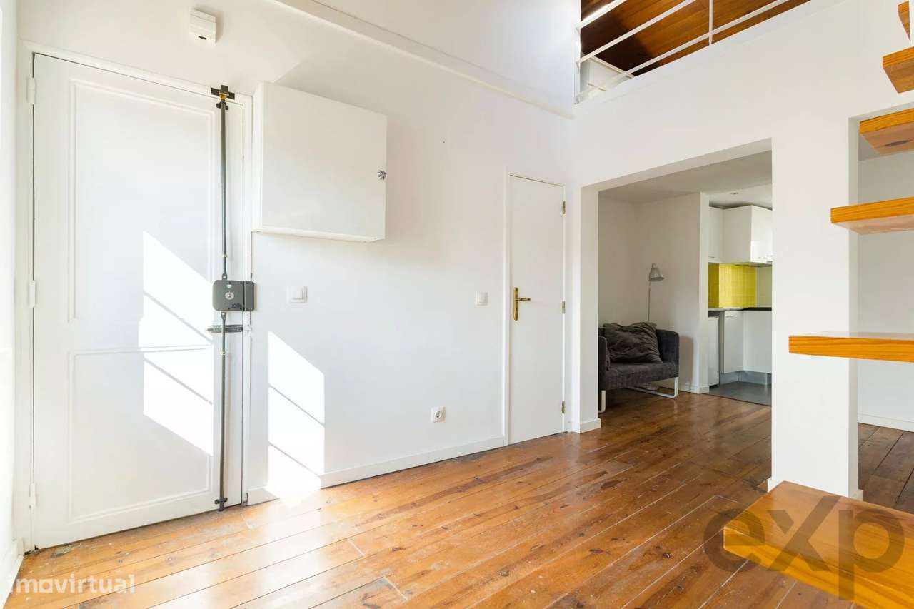 Apartamento T0 Mobilado com Mezanino em Alfama - Grande imagem: 5/25