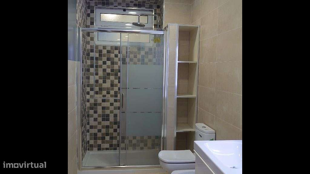 T4 remodelado R Angela Pinto junto Mercado Arroios-15