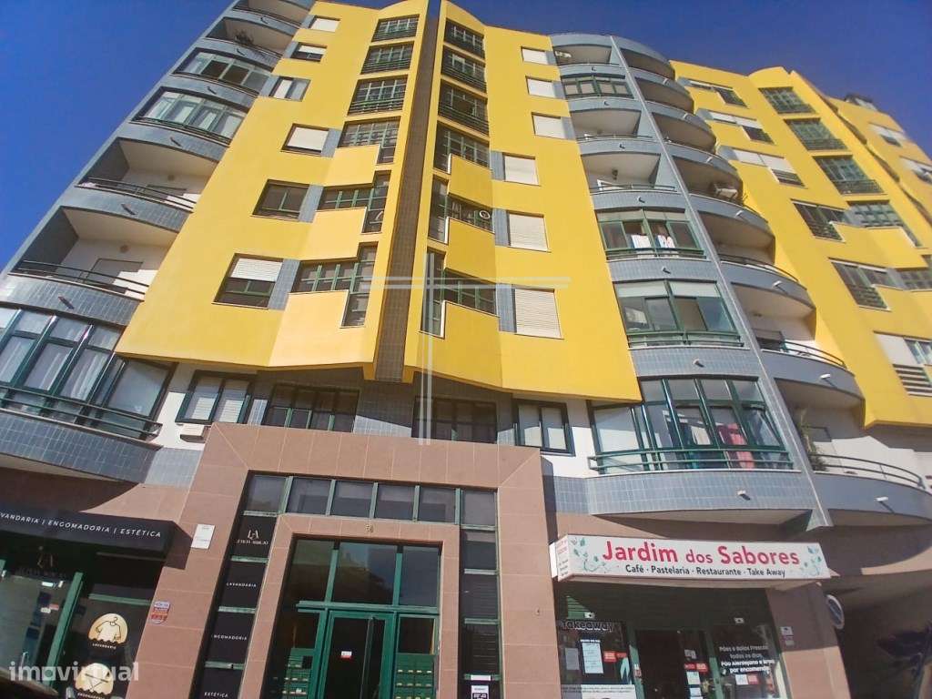 Apartamento T3, com varanda e arrecadação - Feijó-22