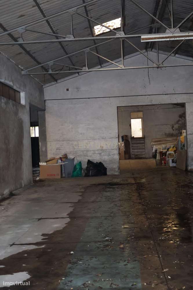 Prédio para remodelação total na Rua D. João IV - Porto-10