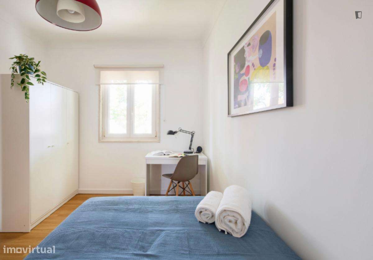 Quarto - localizado em Benfica Lisbon - Grande imagem: 4/24