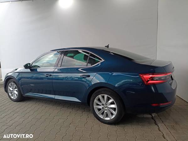 Skoda Superb 2.0 TDI DSG Ambition - 3