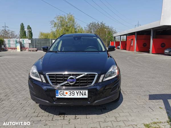 Volvo XC 60 D5 AWD Momentum - 2