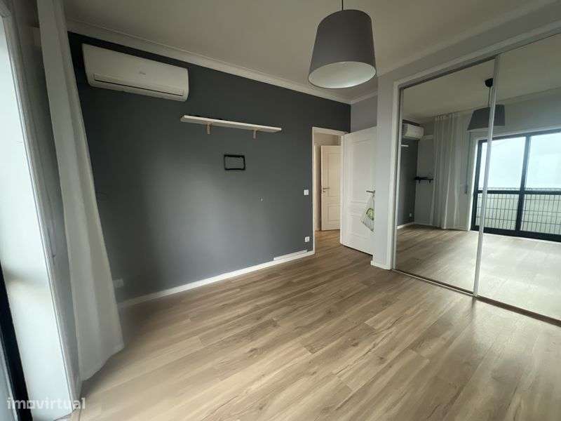 Apartamento T3 totalmente renovado - Grande imagem: 4/12