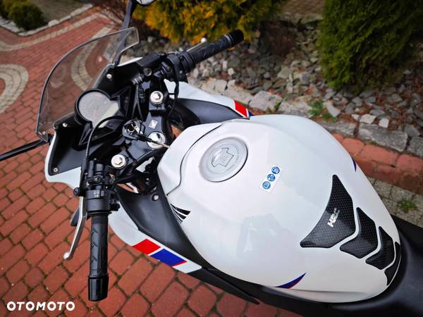 Honda CBR - 13