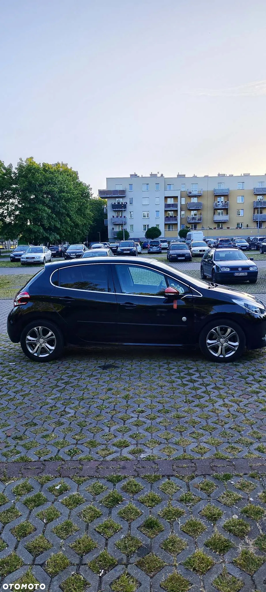 Peugeot 208 - 4