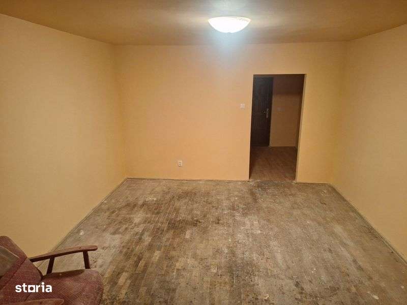 Vand garsoniera etajul 9 - Imagine principală: 5/8