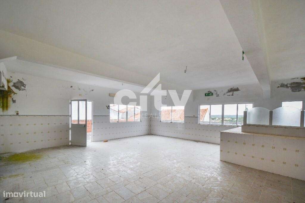 PRÉDIO EXCLUSIVO NO CENTRO DE MONTARGIL-7