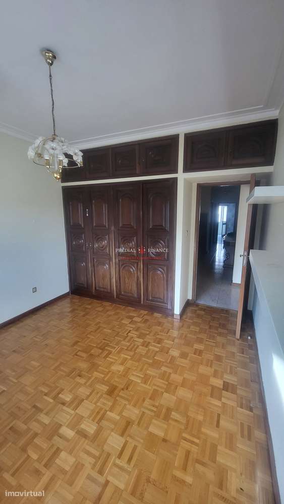 T2+1 Luminoso com Garagem Ampla em Ramalde – Zona em Valorização-15