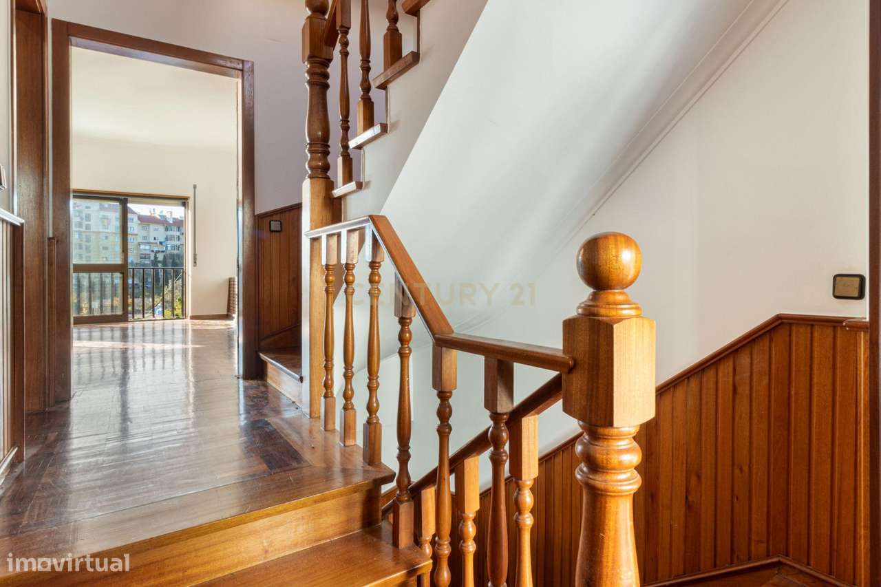 Moradia T4+1 com jardim e piscina, em Carcavelos, Cascais. Para Arrend - Grande imagem: 5/54