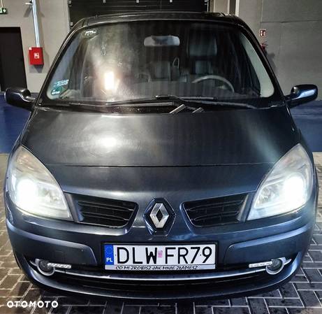 Renault Scenic - 1