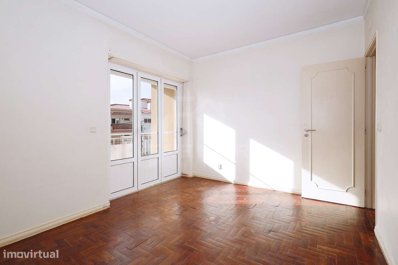 T4 Duplex - Parede - Vista Mar - Varanda - Garagem - Para Renovação-28