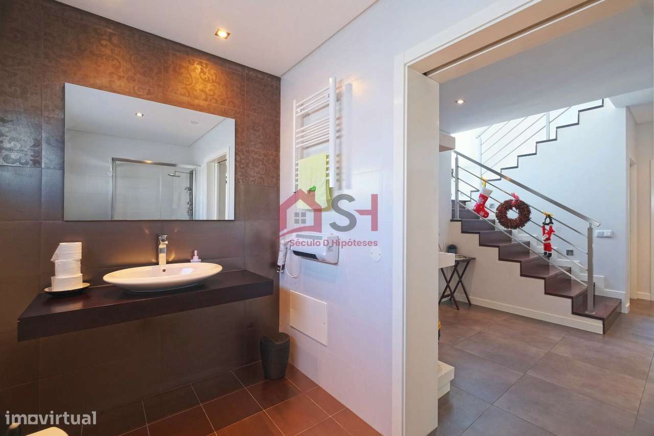 *Deslumbrante Moradia T4, Independente – SILVEIRA  *-12