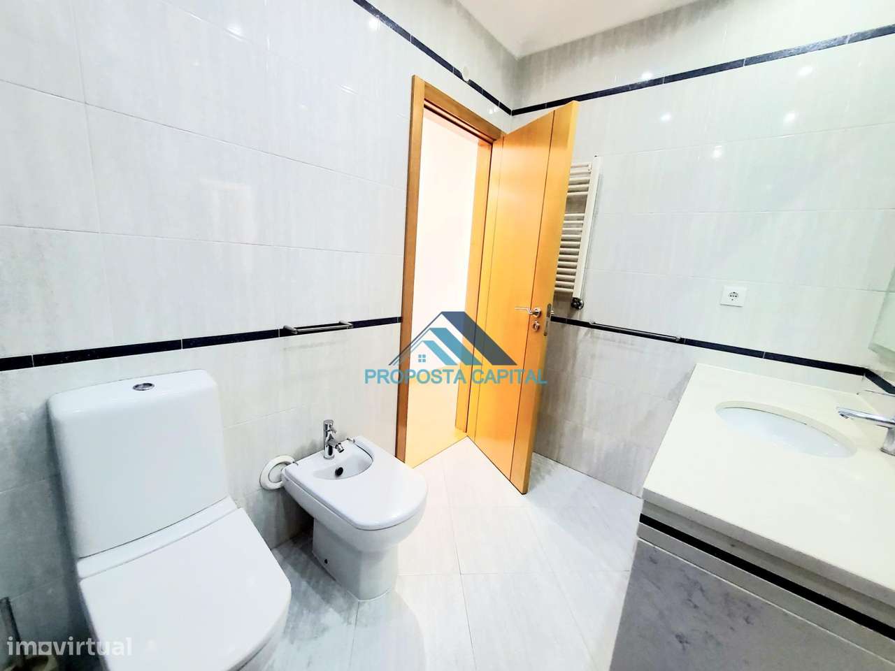 APARTAMENTO T3 C/ 4 LUGARES DE ESTACIONAMENTO | COLINAS DO CRUZEIRO-26