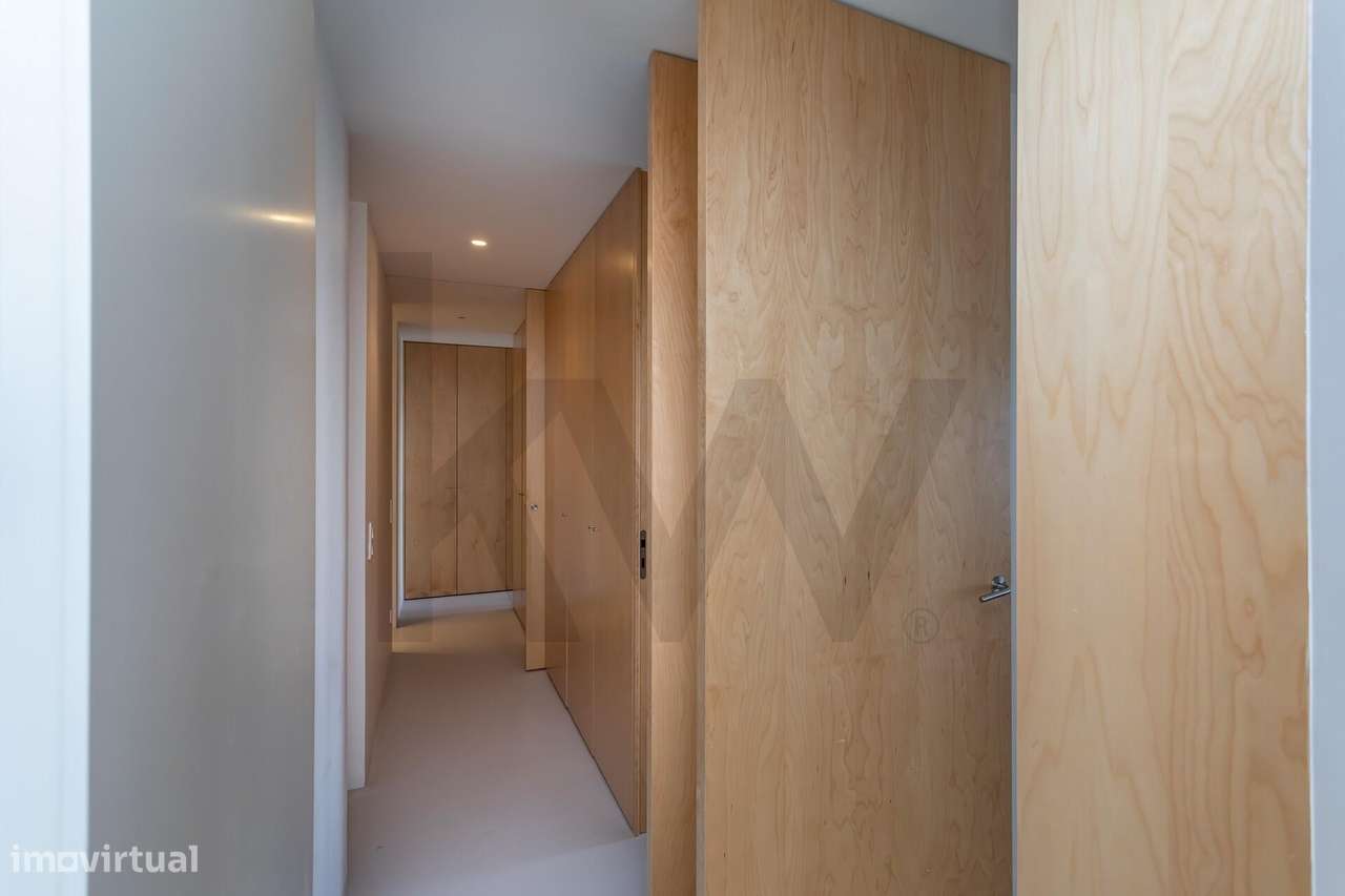 Apartamento T3 Renovado no Condomínio Torres de Lisboa | Laranjeiras S-19