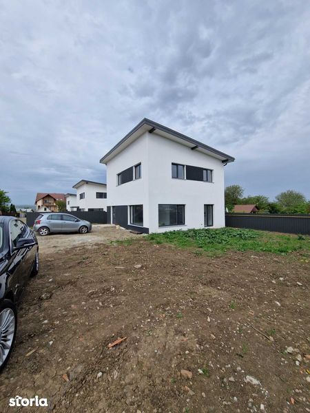 Casa la Lisaura, la 2 km de Suceava, 120 m2 - 126000 EUR