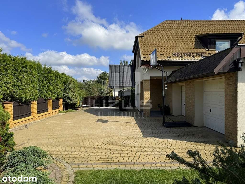 Klimatyczny dom z uroczym ogrodem i dwoma garażami - Pełny obrazek: 5/20