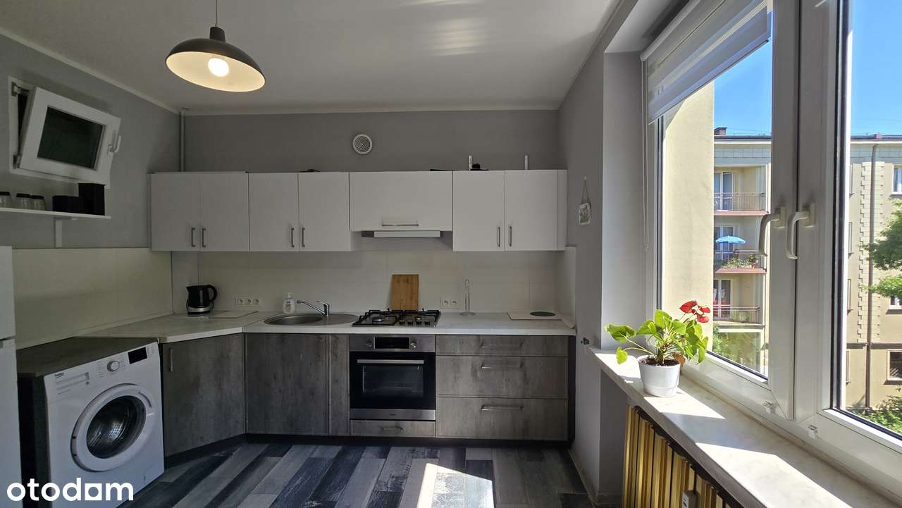 Koszutka, niski blok, przestronna i słoneczna kawalerka!-1