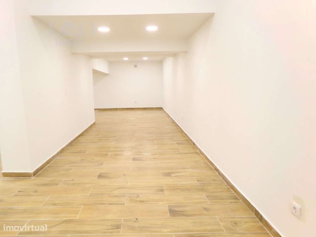 Loja com Rendimento - Areeiro - Rentabilidade de 8.5%-8