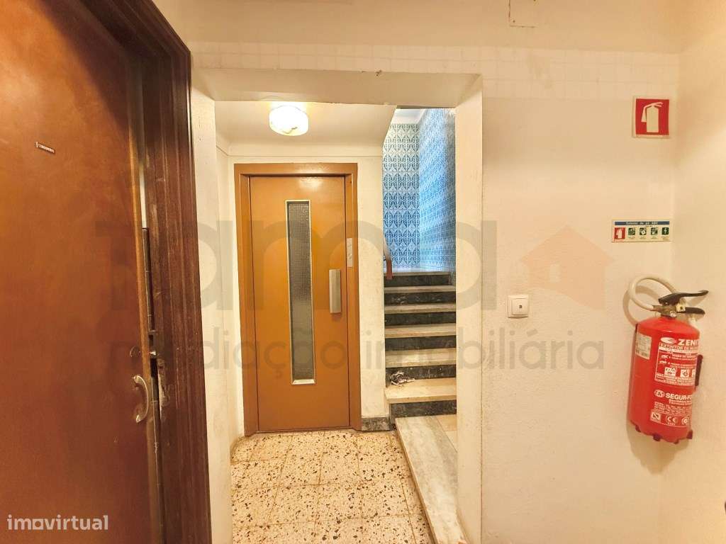 APARTAMENTO T4 EM OEIRAS-47