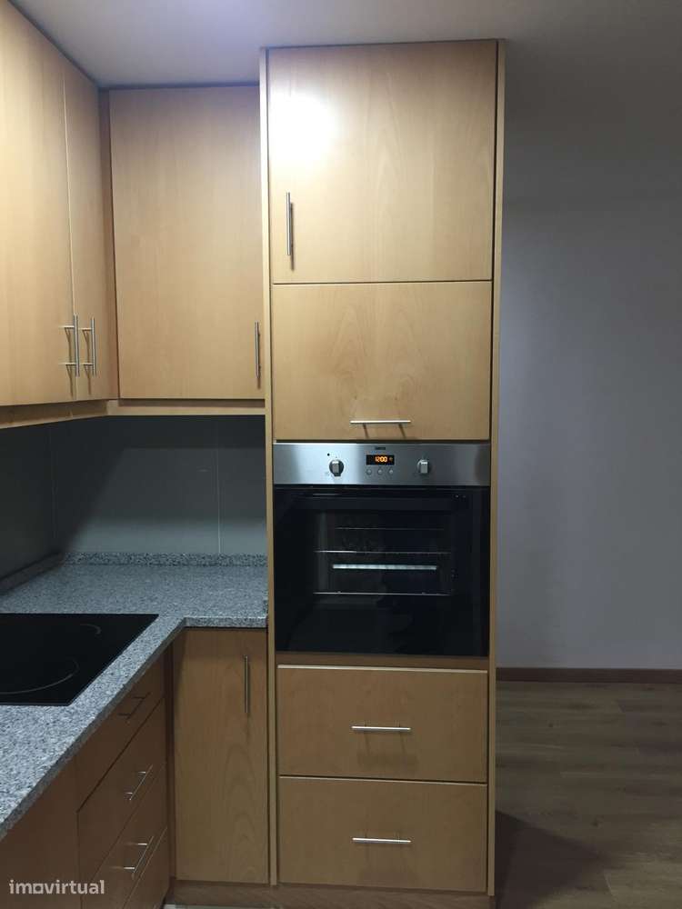 T2 renovado com boas comodidades e localização central - Grande imagem: 3/15