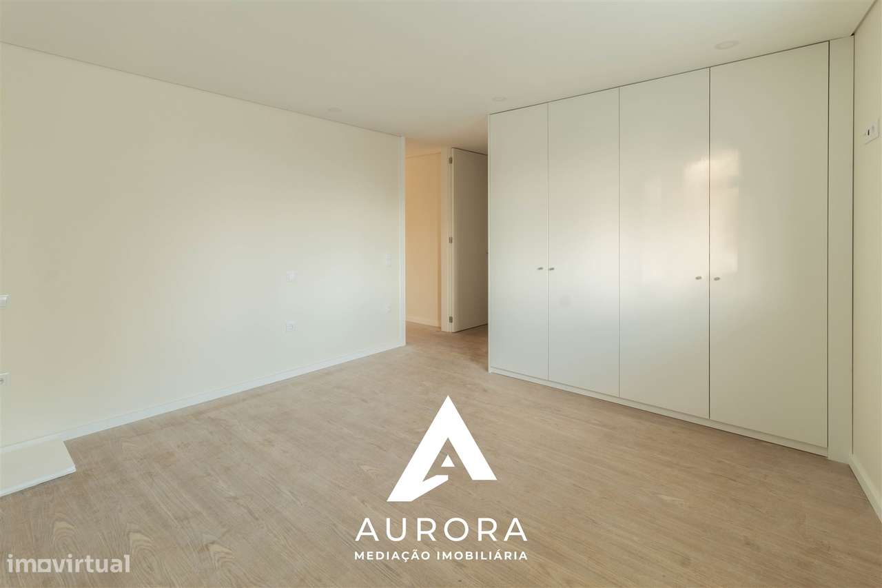 Apartamento T2 Sul/Poente 104m2 úteis + lugar de garagem Espinho-5