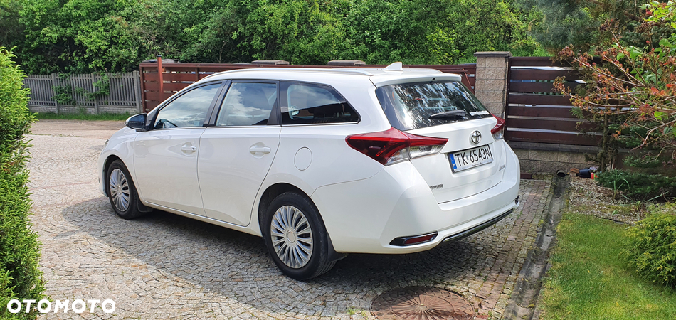 Toyota Auris 1.33 VVT-i Comfort - 24