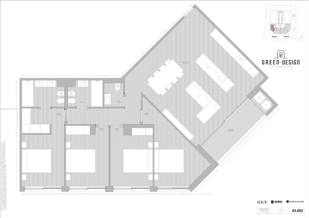 T4 com suite, elevador, garagem e Classe Energética A no centro...-22