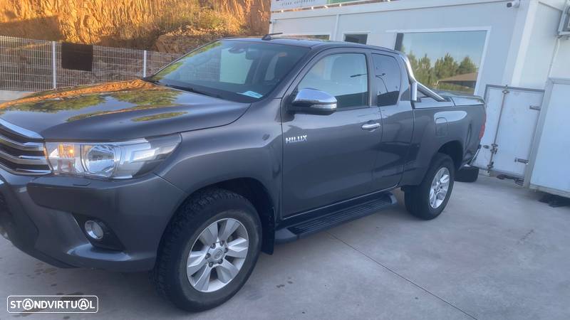 Toyota Hilux 4x4 Extra Cab Duty Comfort - 5