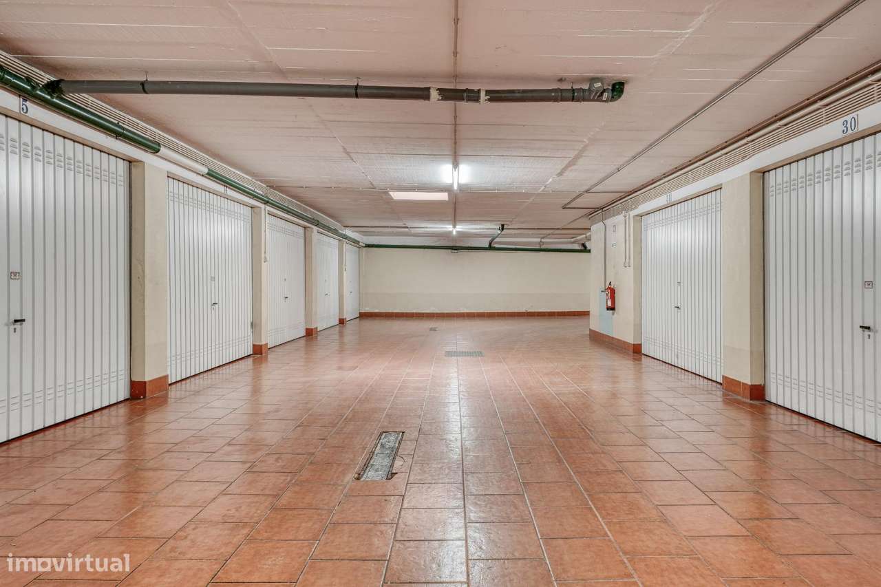 Apartamento T2 com Terraço Incrível || Costa da Caparica-25