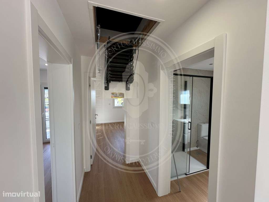 Elegante Moradia Contemporânea T4 - Conforto, Luz e Eficiência Ener...-34