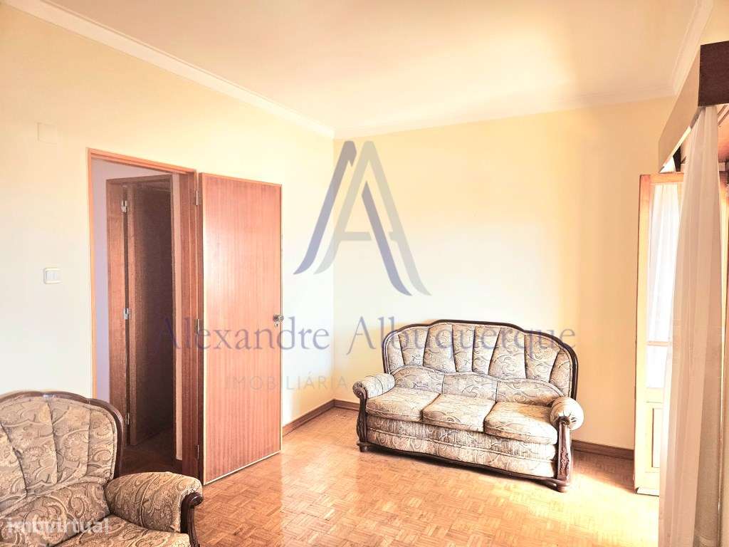 Apartamento T1 com vista Rio no Centro de Almada-4