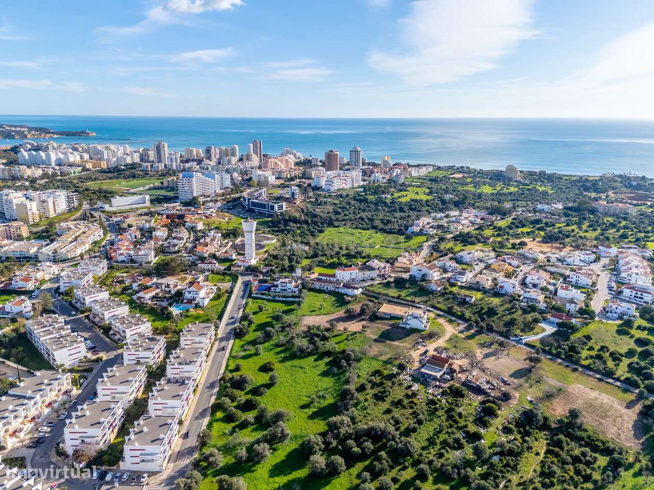 DUPLEX T2 DE CANTO COM AMPLAS VARANDAS E GARAGEM PERTO DA PRAIA!-4